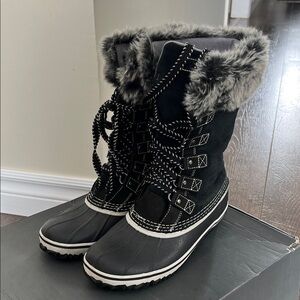 Eddie Bauer Black Faux Fur Cuff Waterproof Winter Boots